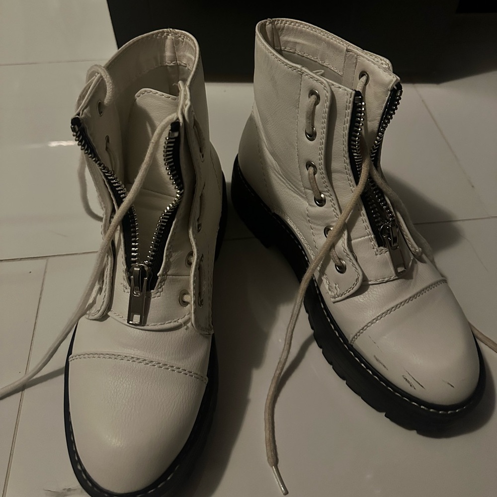 used white and black boots women US size 8W